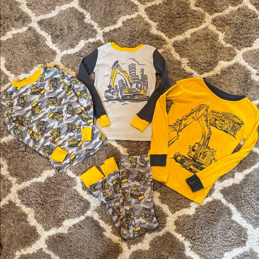 Kirkland SignatureConstruction-Themed Kids Pajamas Set - Yellow, Gray, and Black
